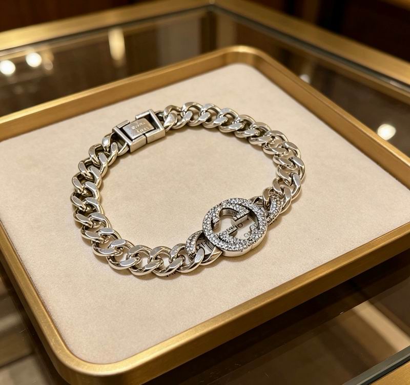 Gucci Bracelet 08yxs02